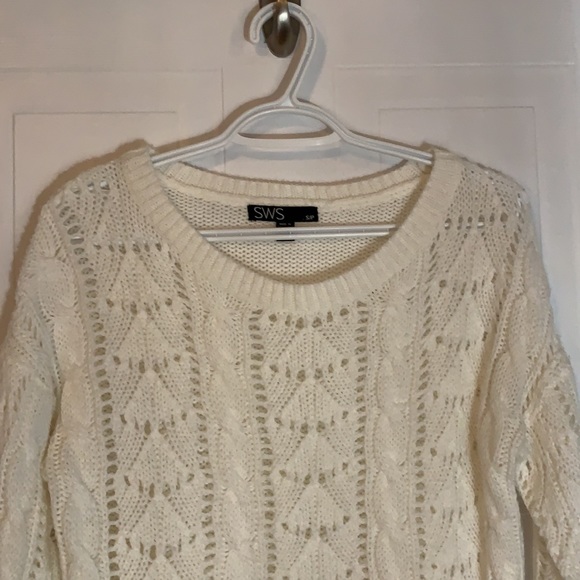 White knitted sweater size small - Picture 2 of 2